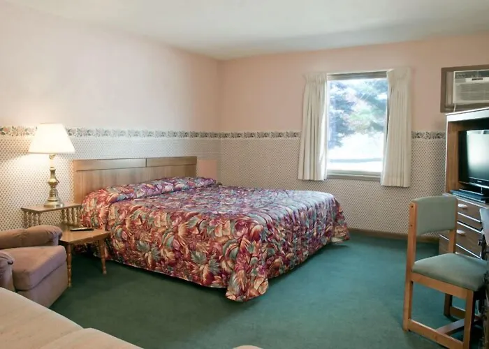 Carlinvilla Hotel 2*